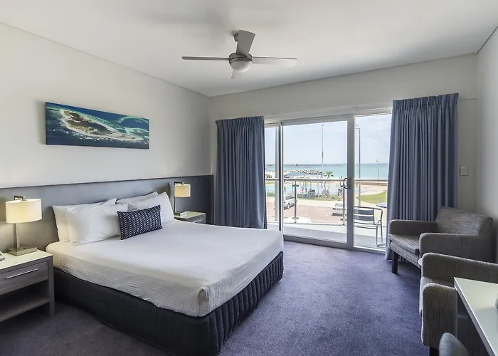 Ocean Centre Hotel