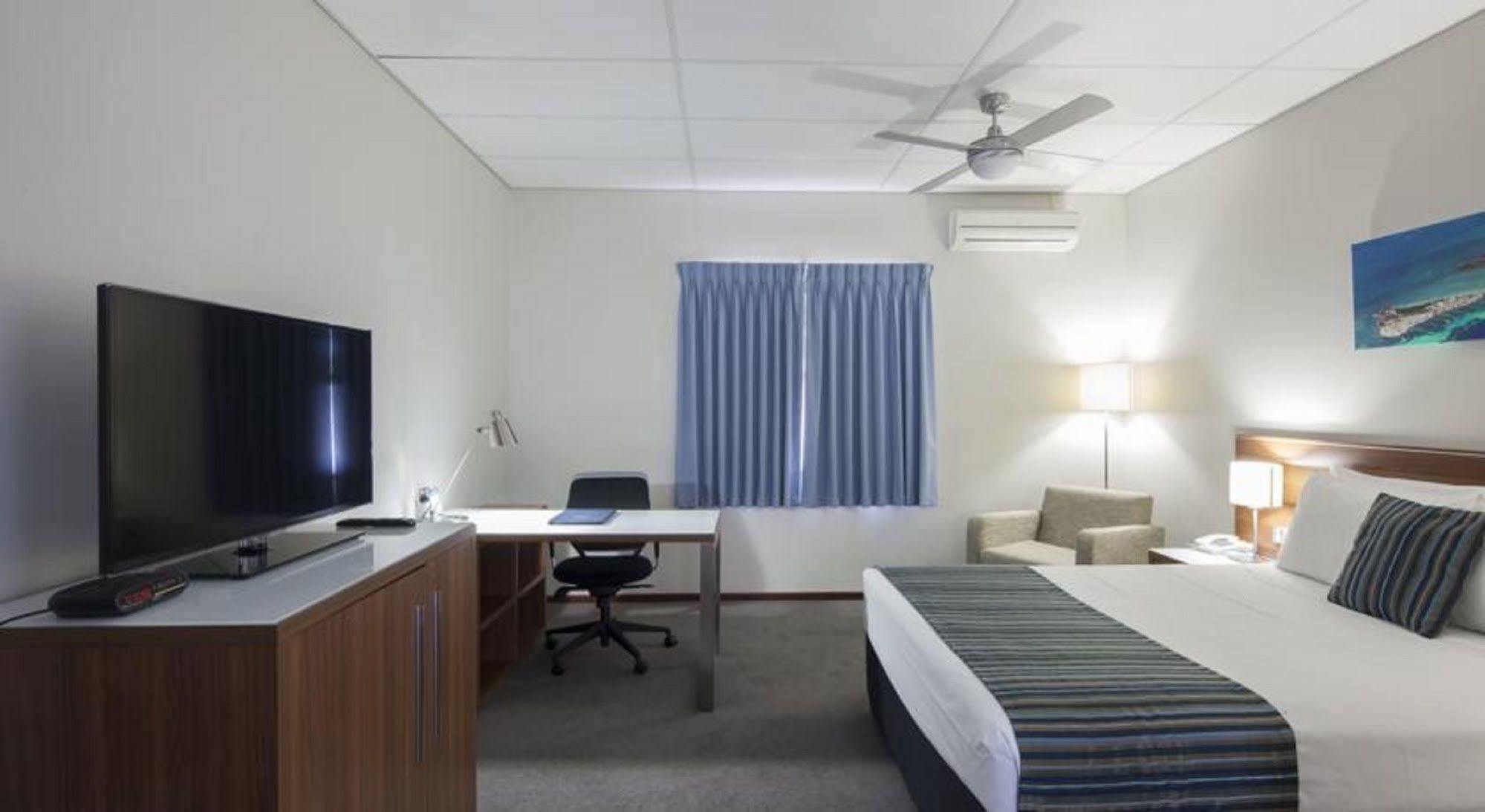 Ocean Centre Hotel 4*