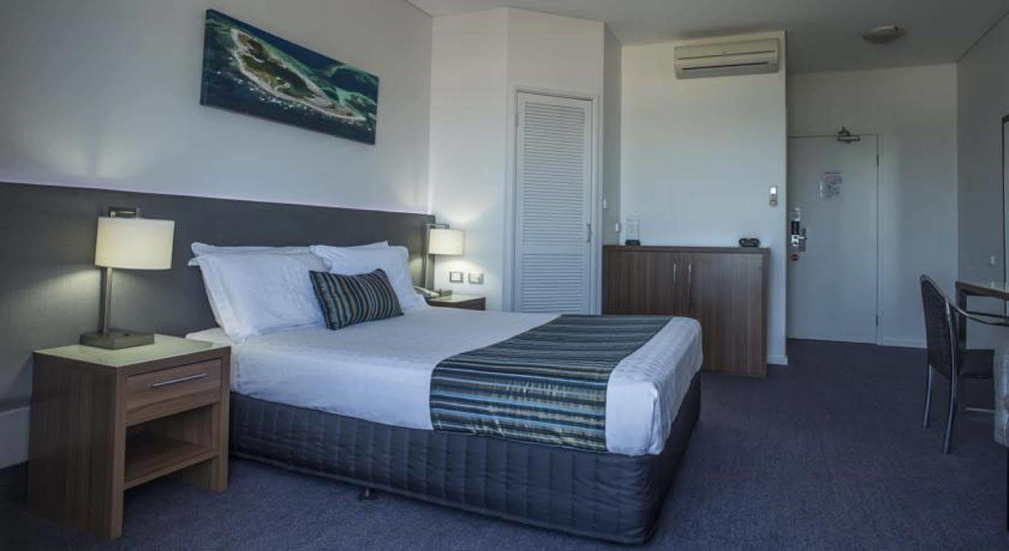 Ocean Centre Hotel